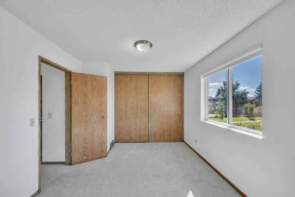 67 Martinwood Road NE