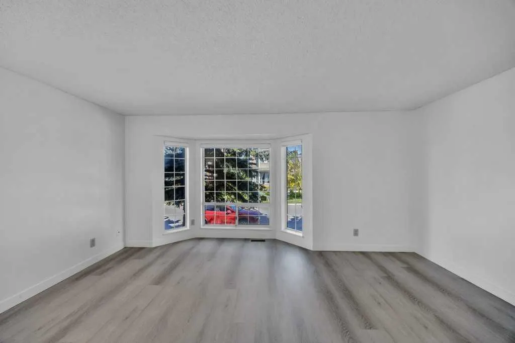 67 Martinwood Road NE