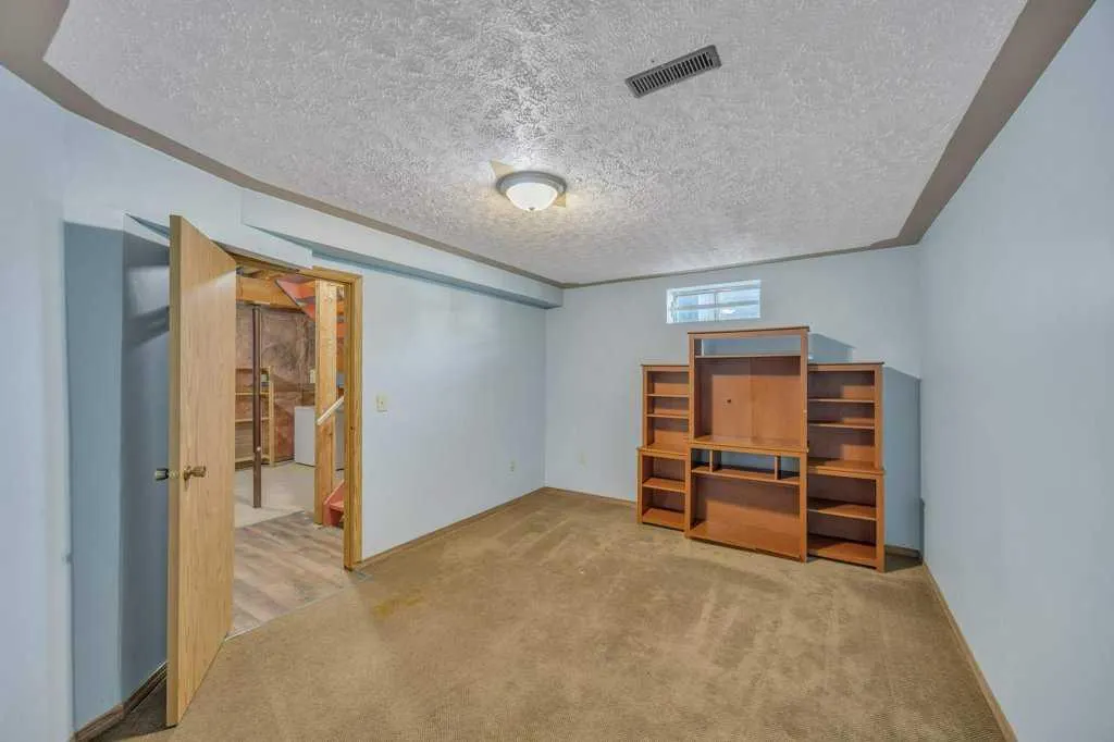 67 Martinwood Road NE