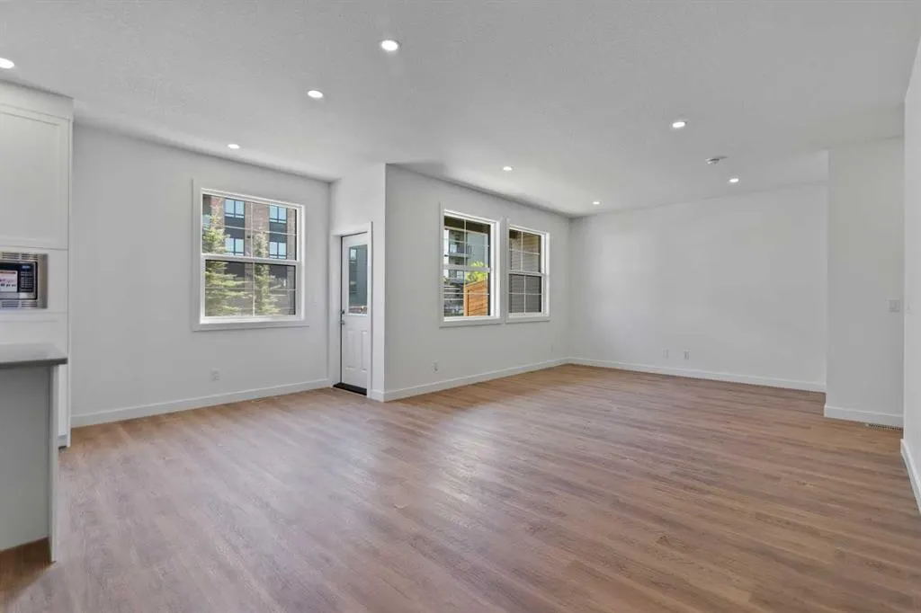 201 Cooperswood Green SW, #1102