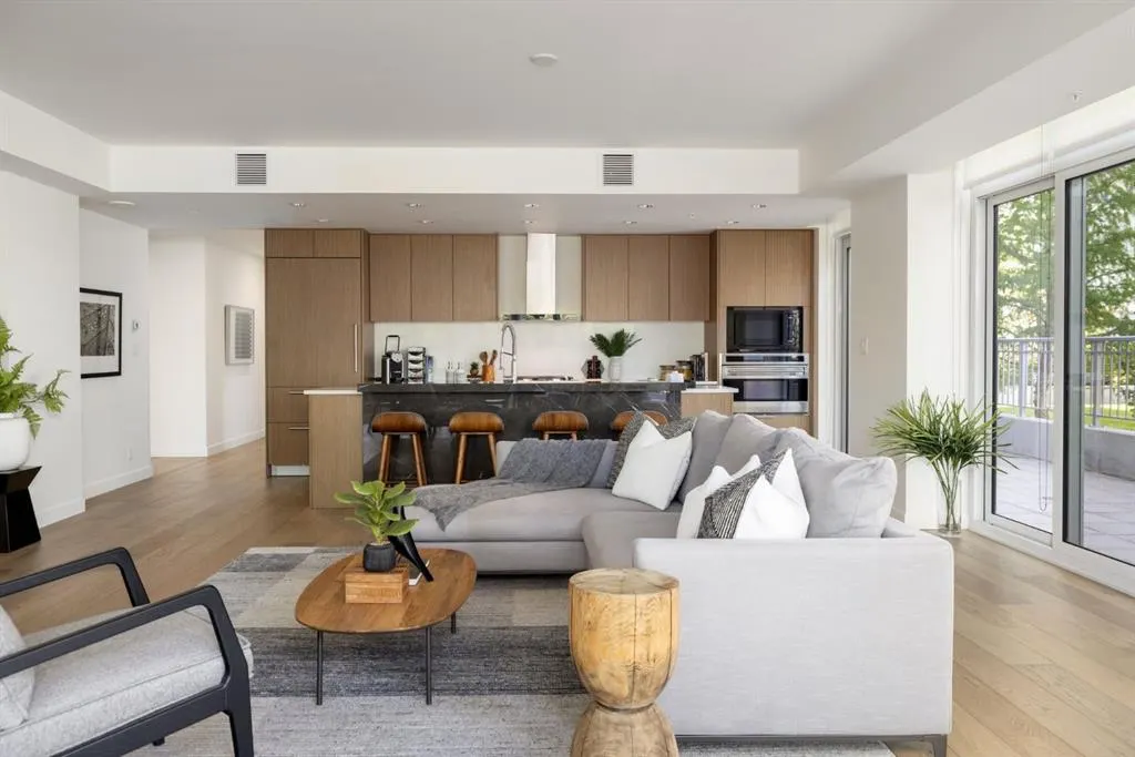 88 Waterfront Mews SW, #101