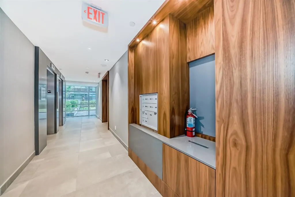 88 Waterfront Mews SW, #101