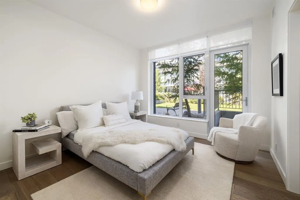88 Waterfront Mews SW, #101