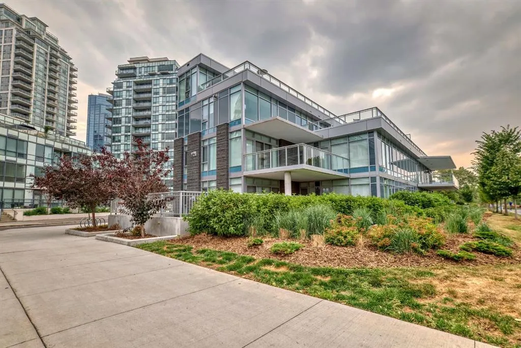 88 Waterfront Mews SW, #101