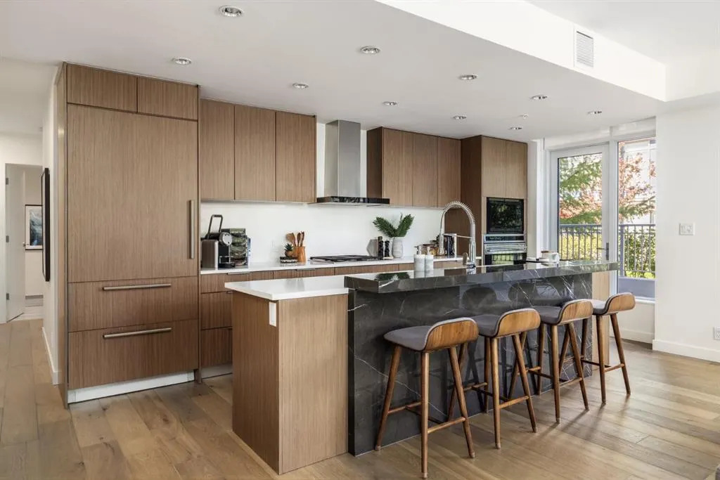 88 Waterfront Mews SW, #101
