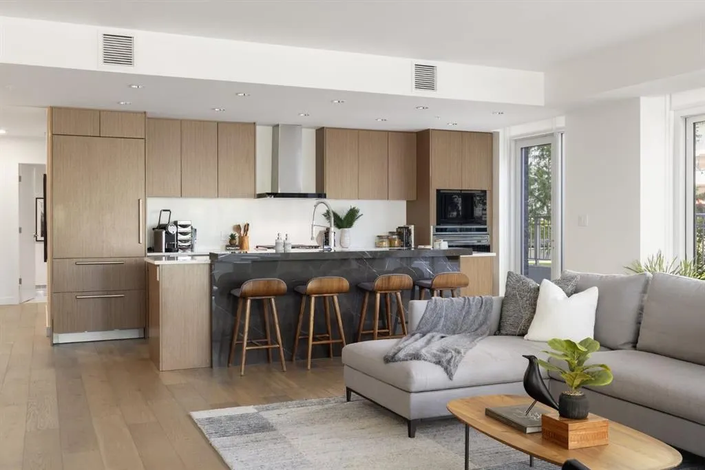 88 Waterfront Mews SW, #101
