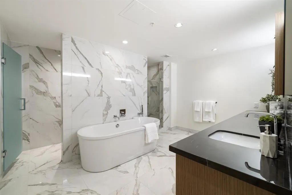 88 Waterfront Mews SW, #101