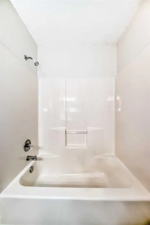 244 Shawinigan Drive SW