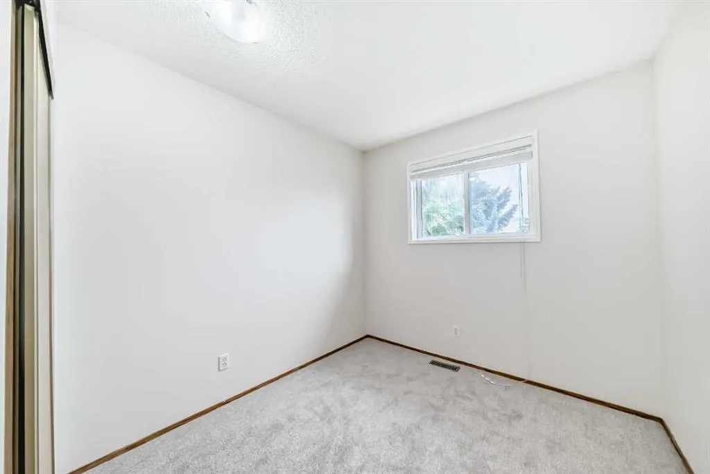 244 Shawinigan Drive SW