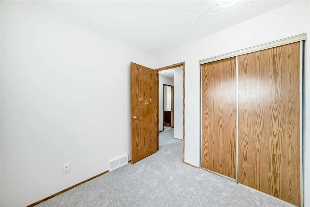 244 Shawinigan Drive SW