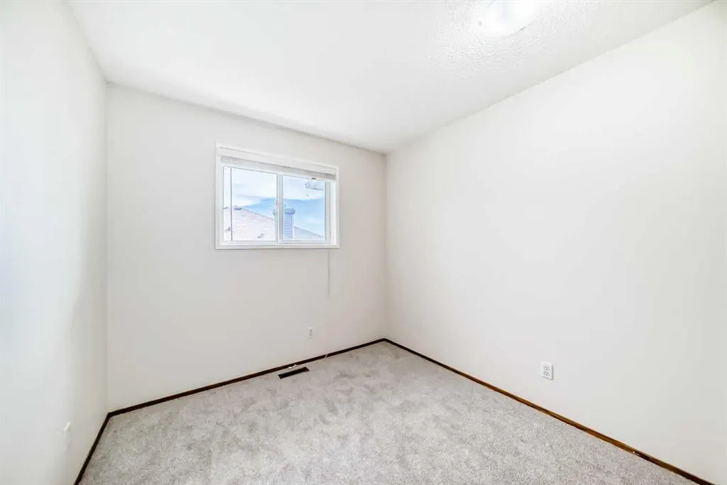 244 Shawinigan Drive SW