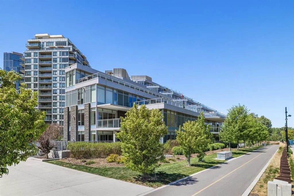 88 Waterfront Mews SW, #102
