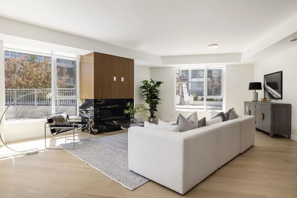 88 Waterfront Mews SW, #102