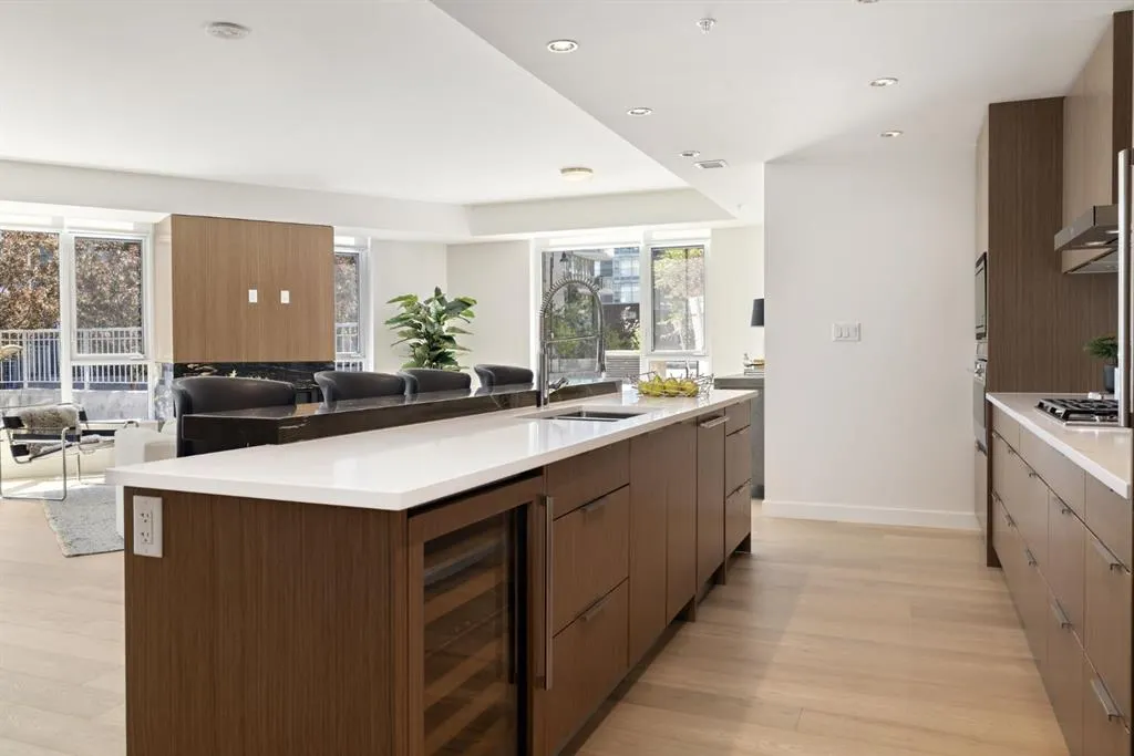 88 Waterfront Mews SW, #102