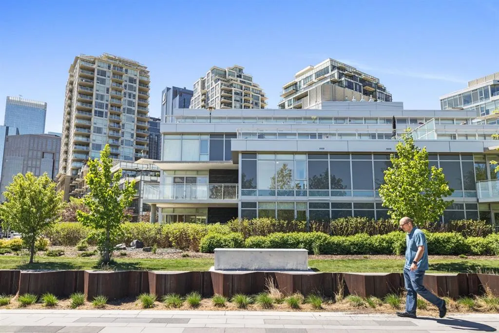 88 Waterfront Mews SW, #102