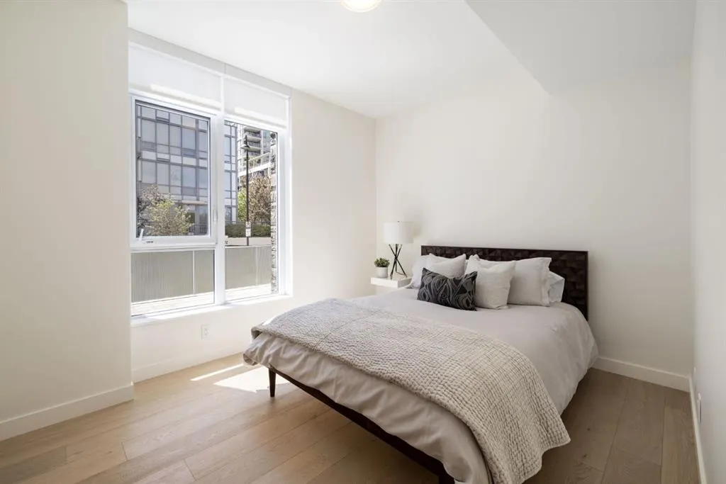 88 Waterfront Mews SW, #102