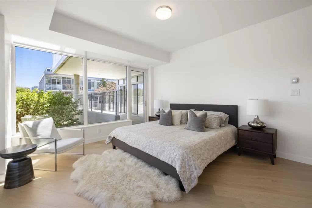 88 Waterfront Mews SW, #102