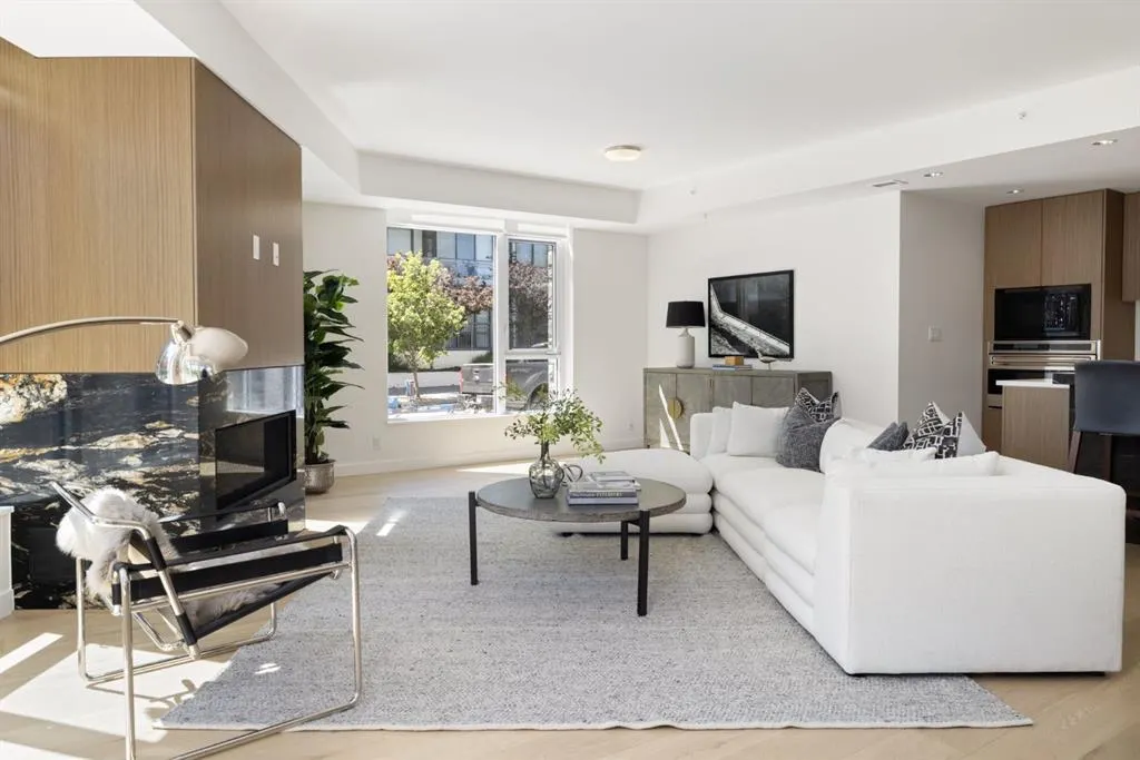88 Waterfront Mews SW, #102