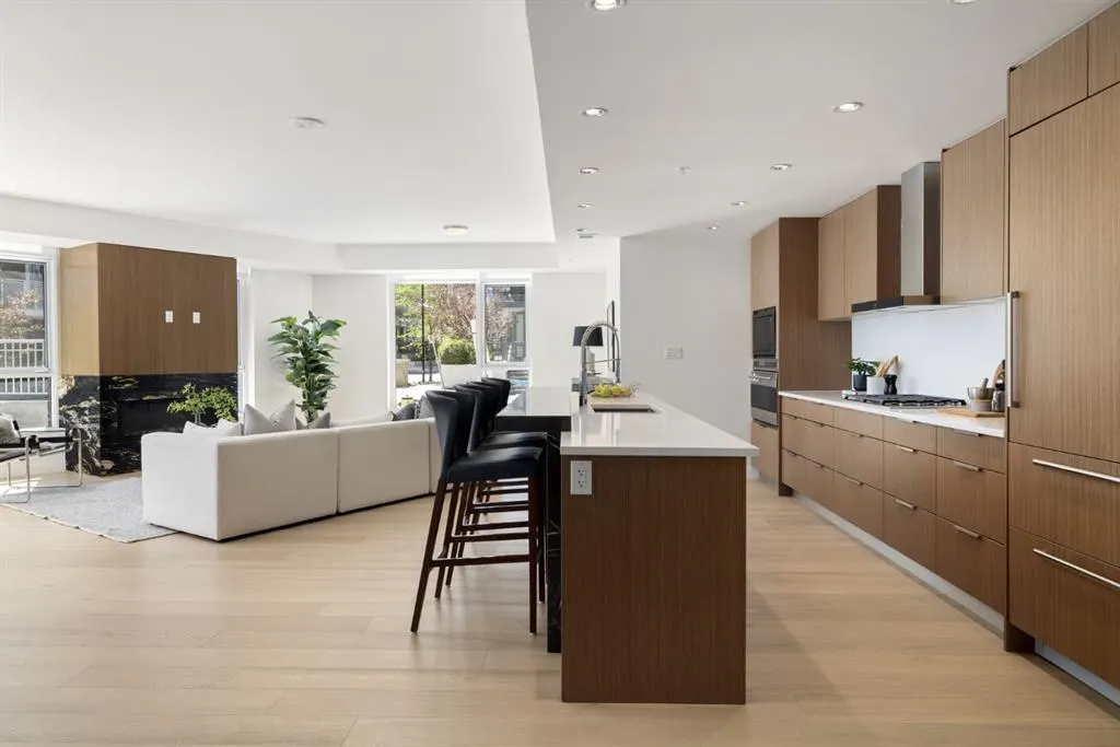 88 Waterfront Mews SW, #102