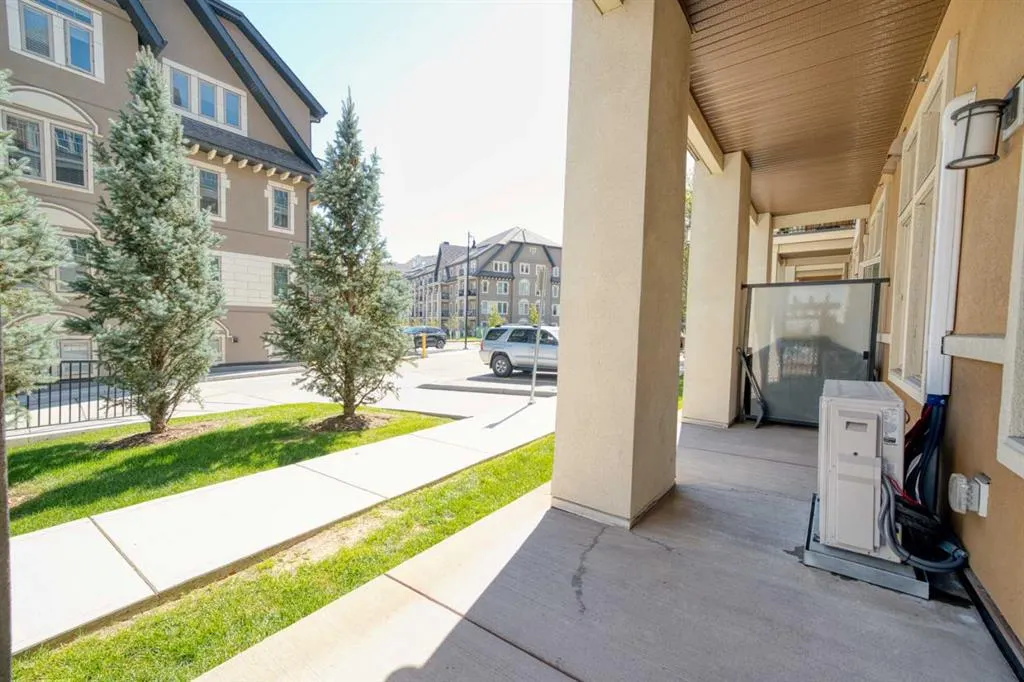 10 Mahogany Mews SE, #116
