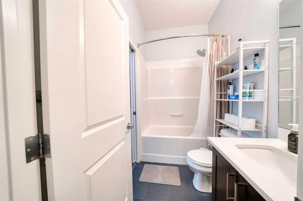 10 Mahogany Mews SE, #116