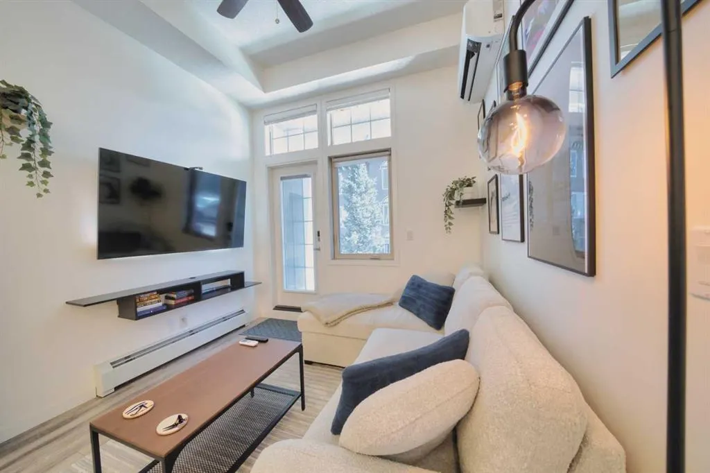 10 Mahogany Mews SE, #116