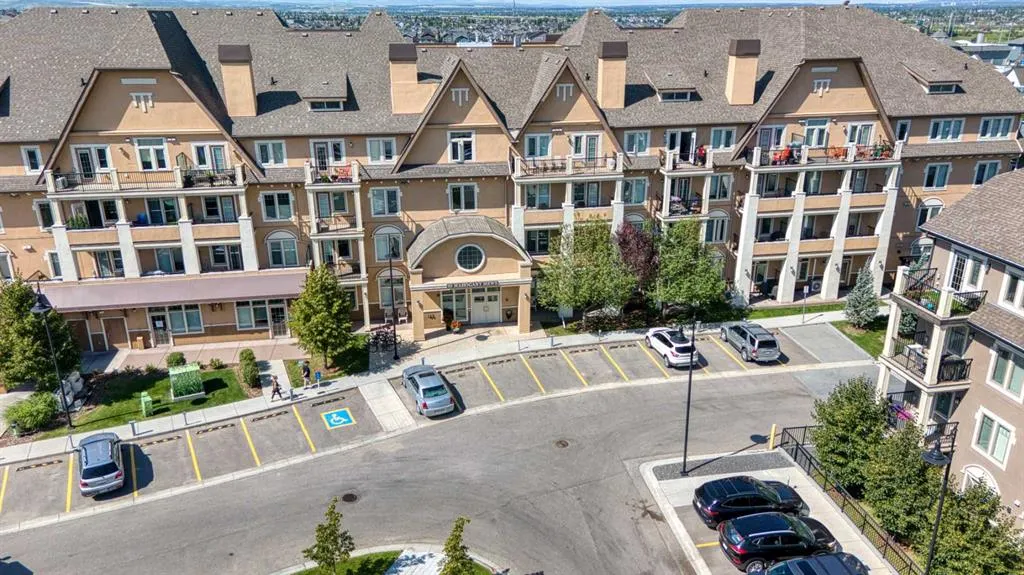 10 Mahogany Mews SE, #116