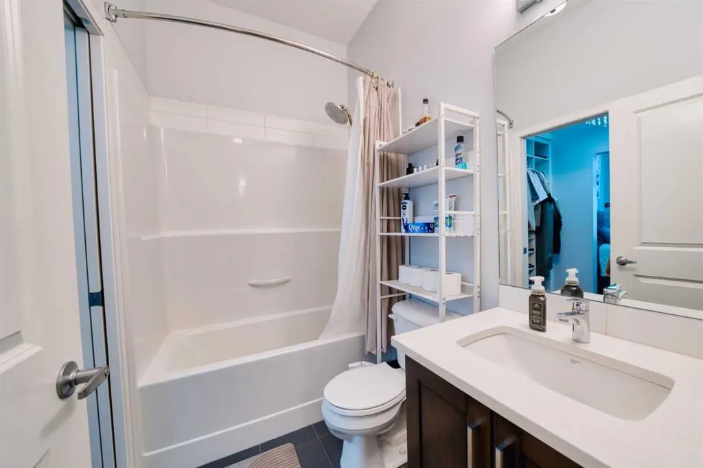 10 Mahogany Mews SE, #116