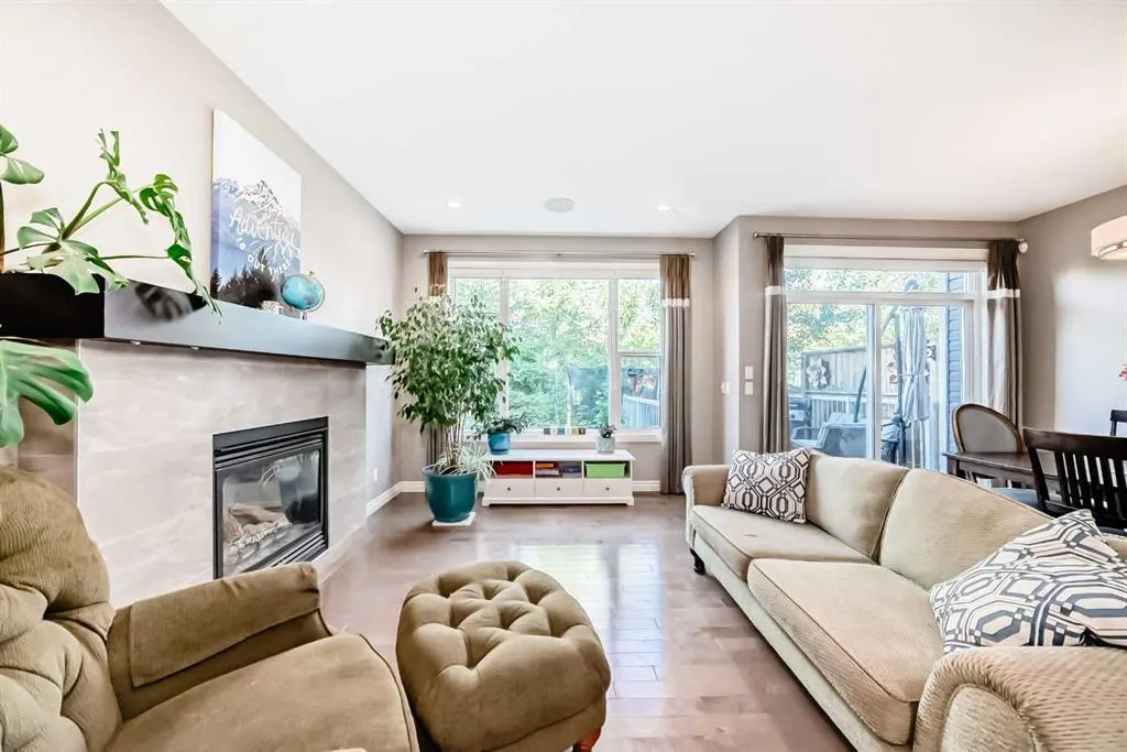 582 River Heights Crescent