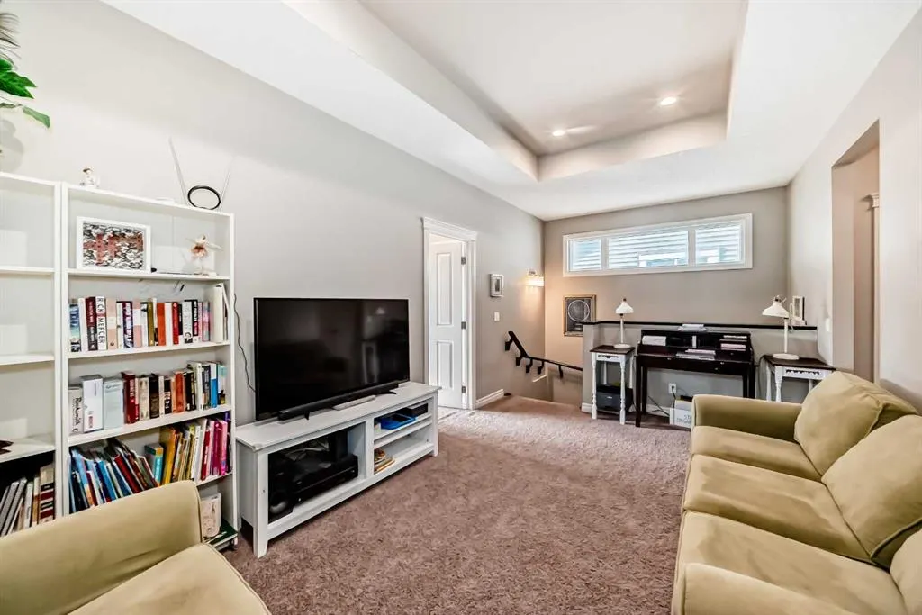582 River Heights Crescent