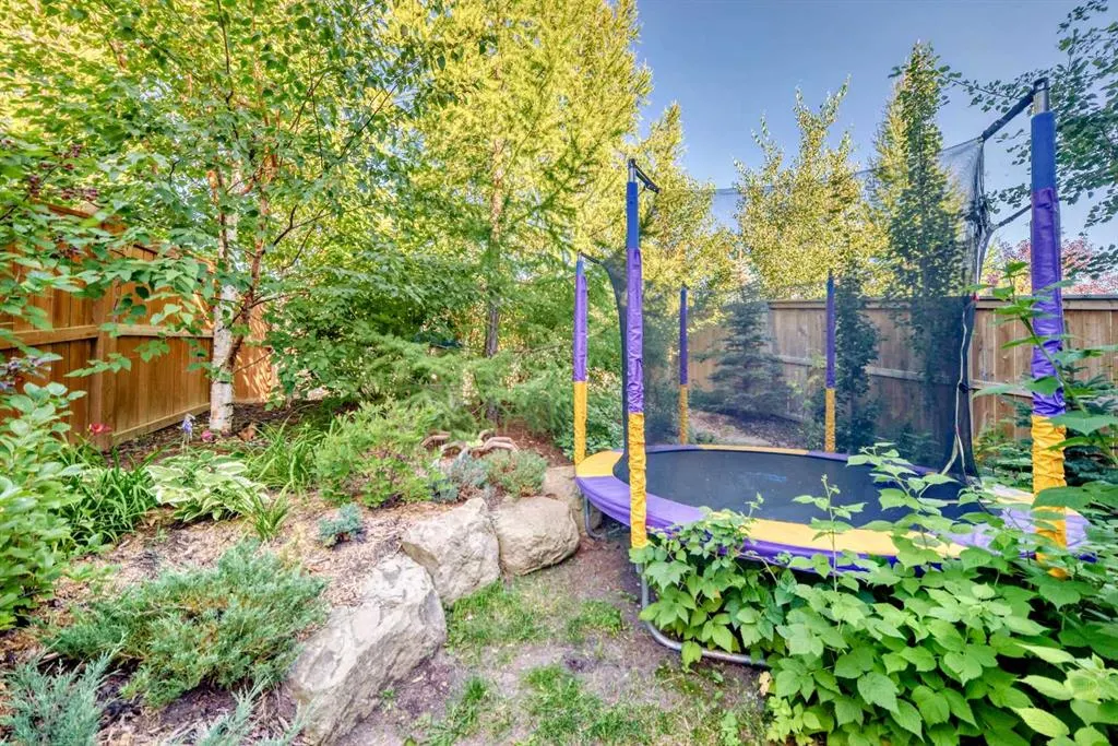 582 River Heights Crescent