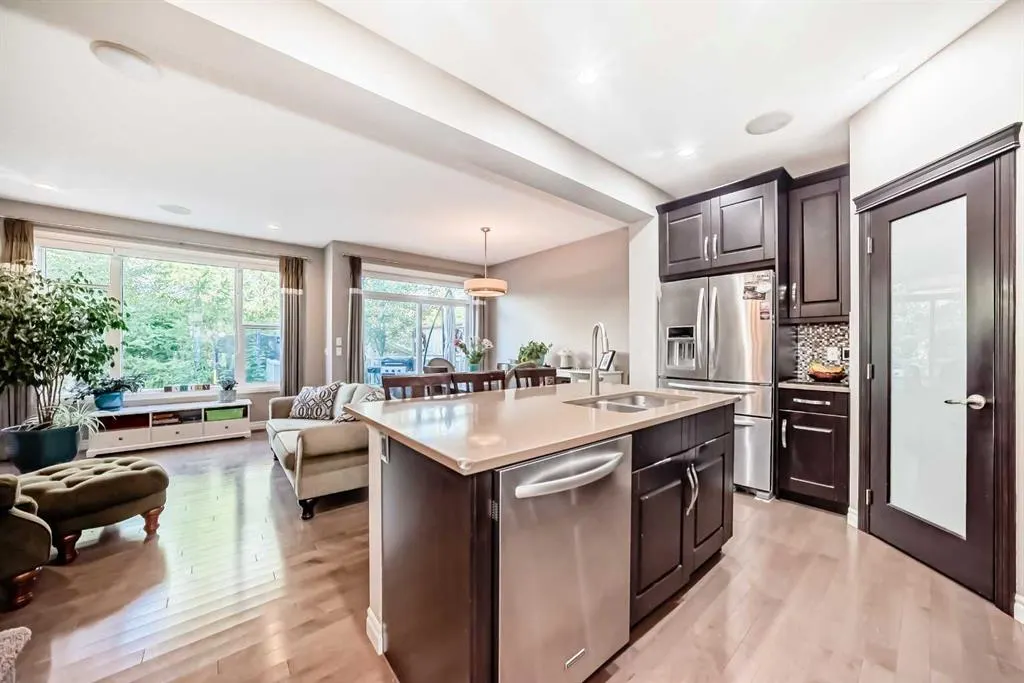 582 River Heights Crescent