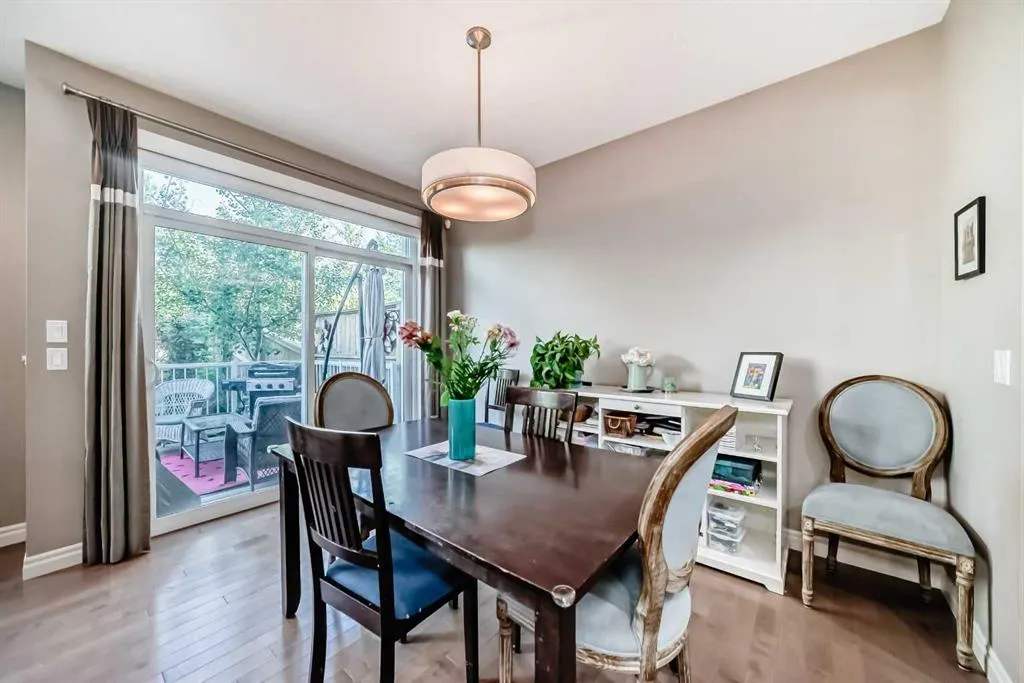 582 River Heights Crescent