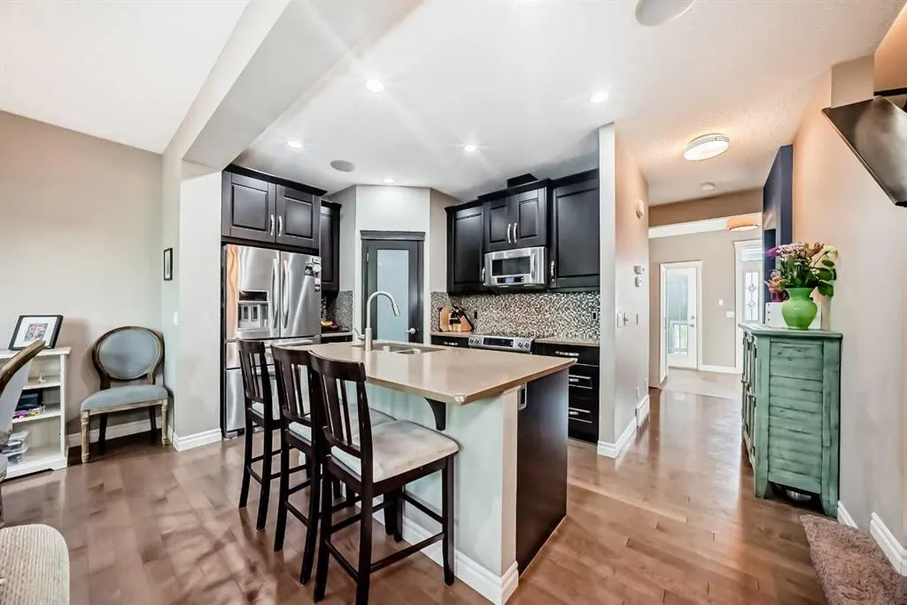 582 River Heights Crescent