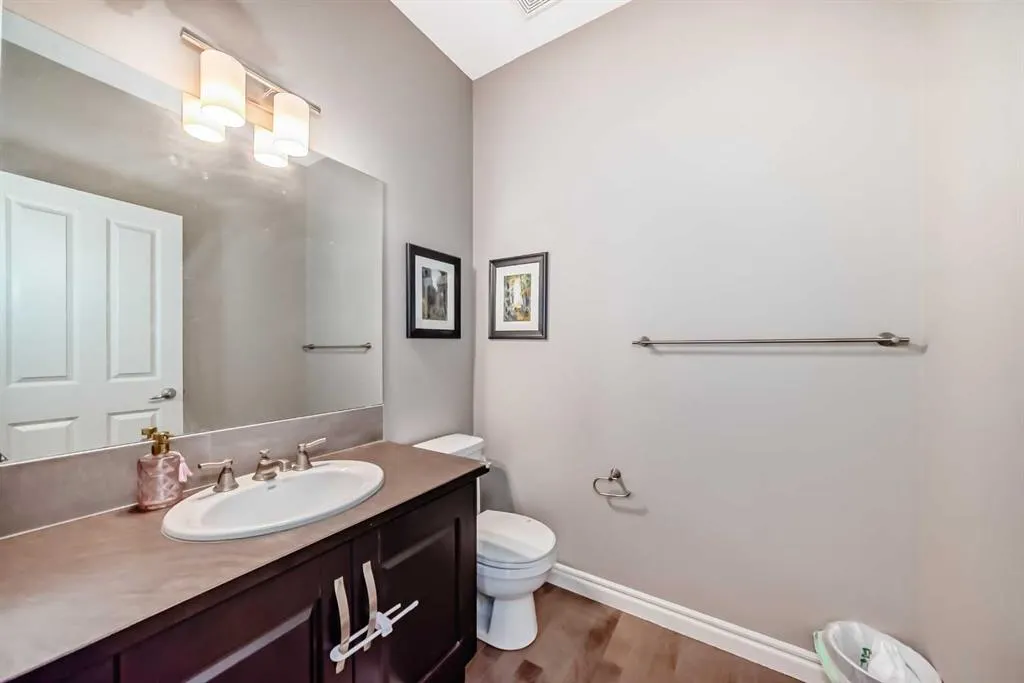 582 River Heights Crescent