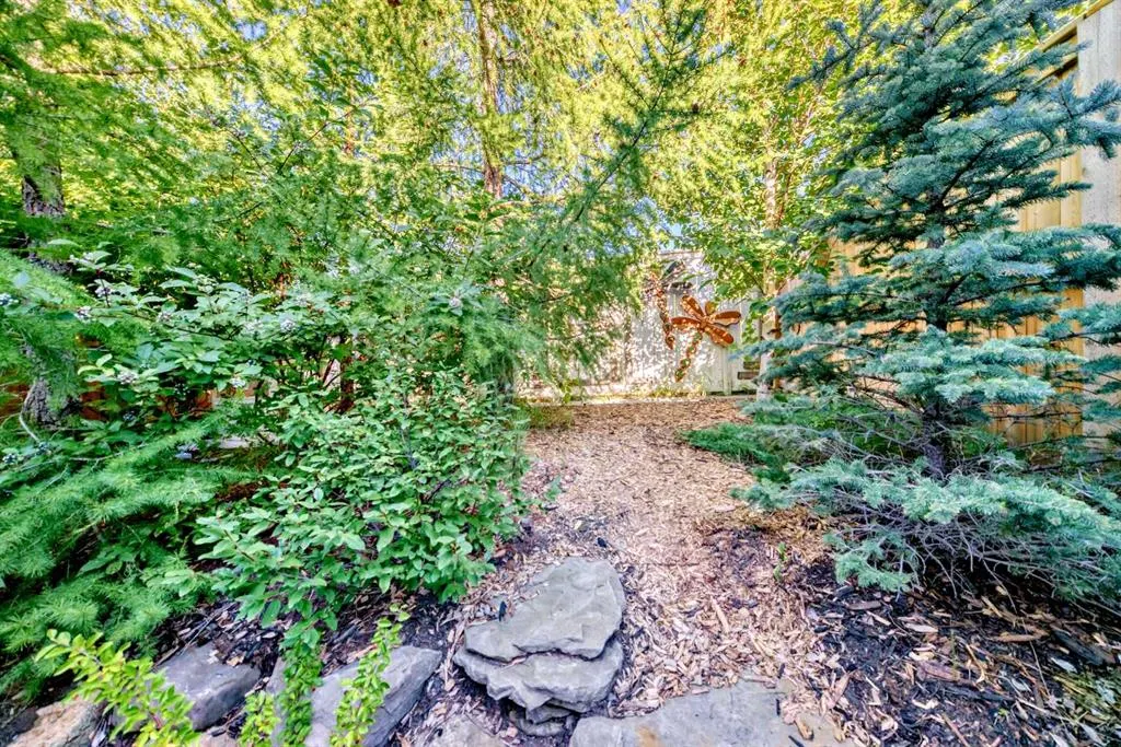 582 River Heights Crescent