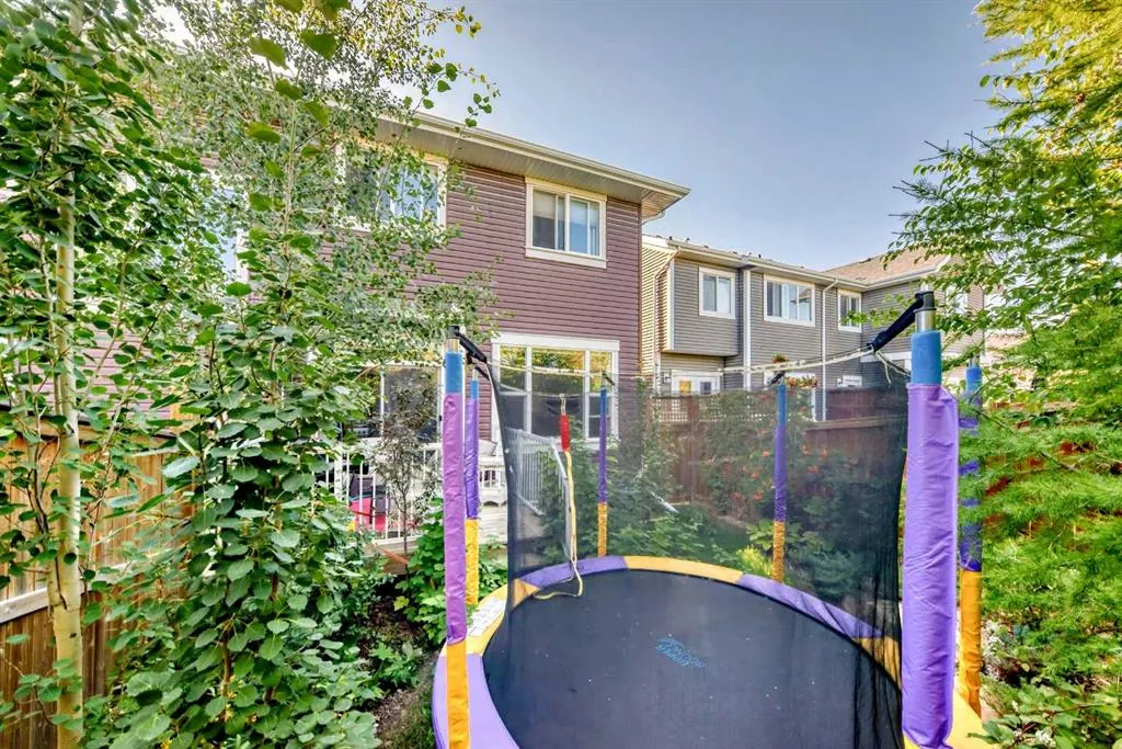 582 River Heights Crescent