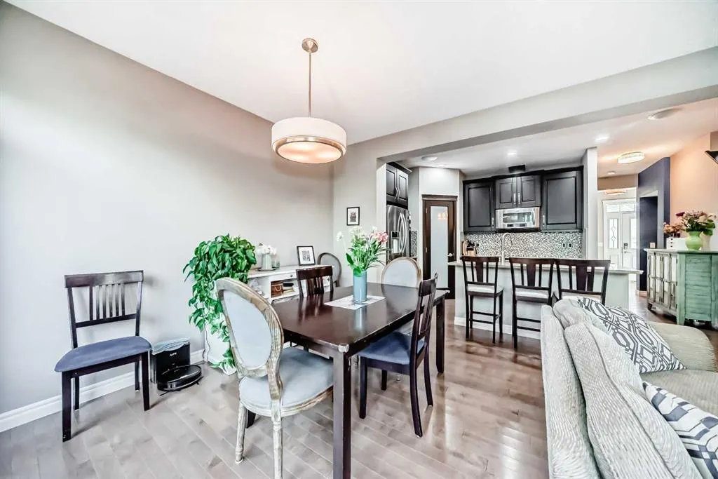 582 River Heights Crescent