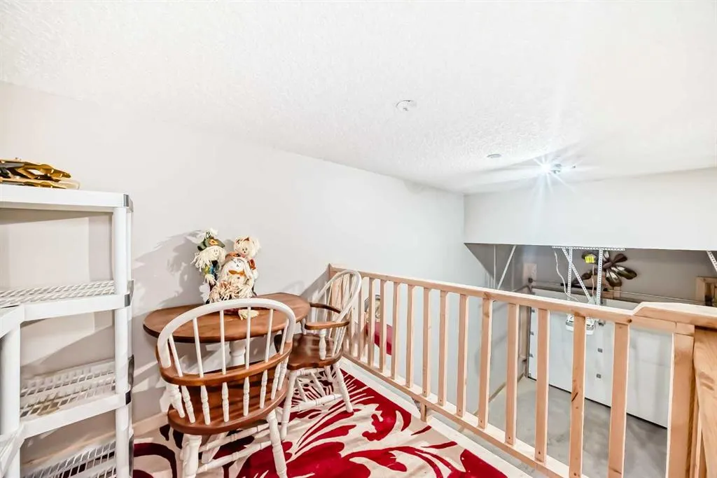 582 River Heights Crescent