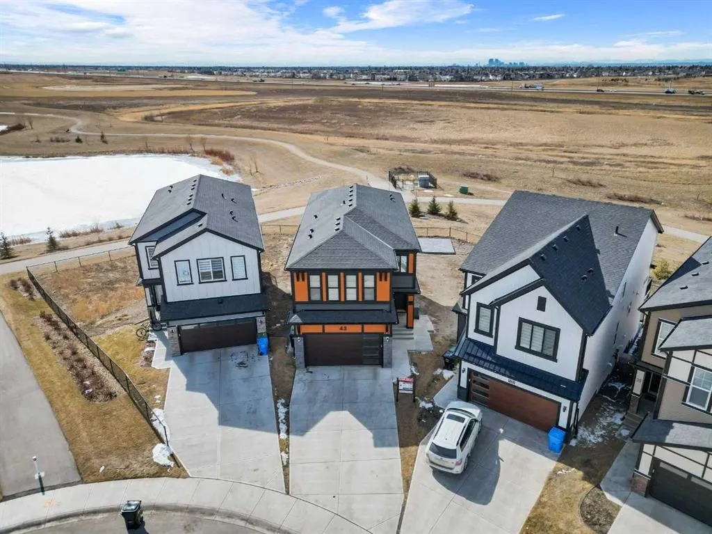 43 Homestead Close NE