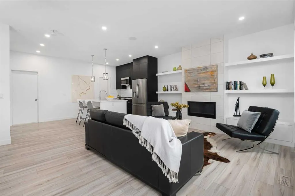 1523 20 Avenue NW, #2