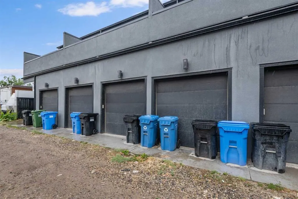 1523 20 Avenue NW, #2