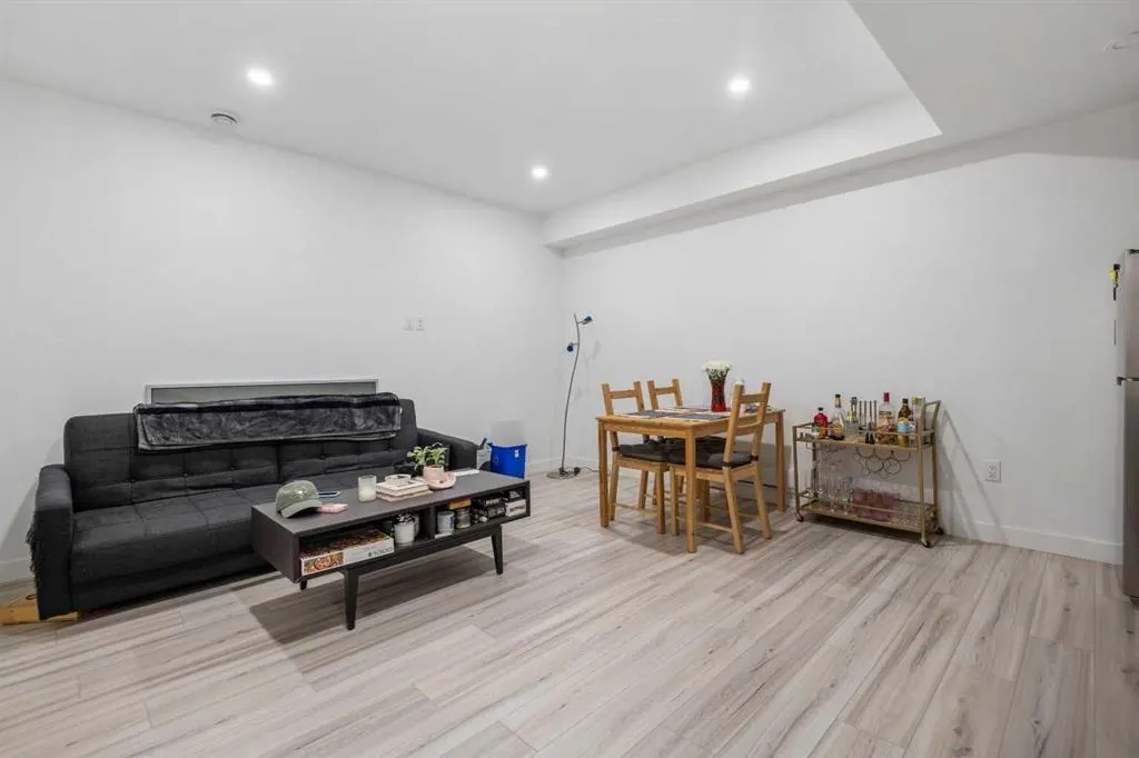 1523 20 Avenue NW, #2