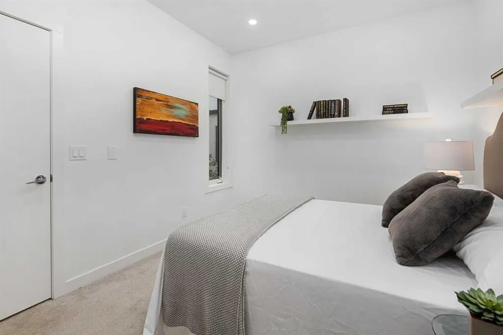 1523 20 Avenue NW, #2
