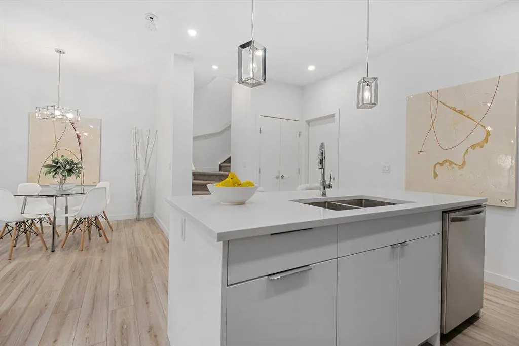1523 20 Avenue NW, #2
