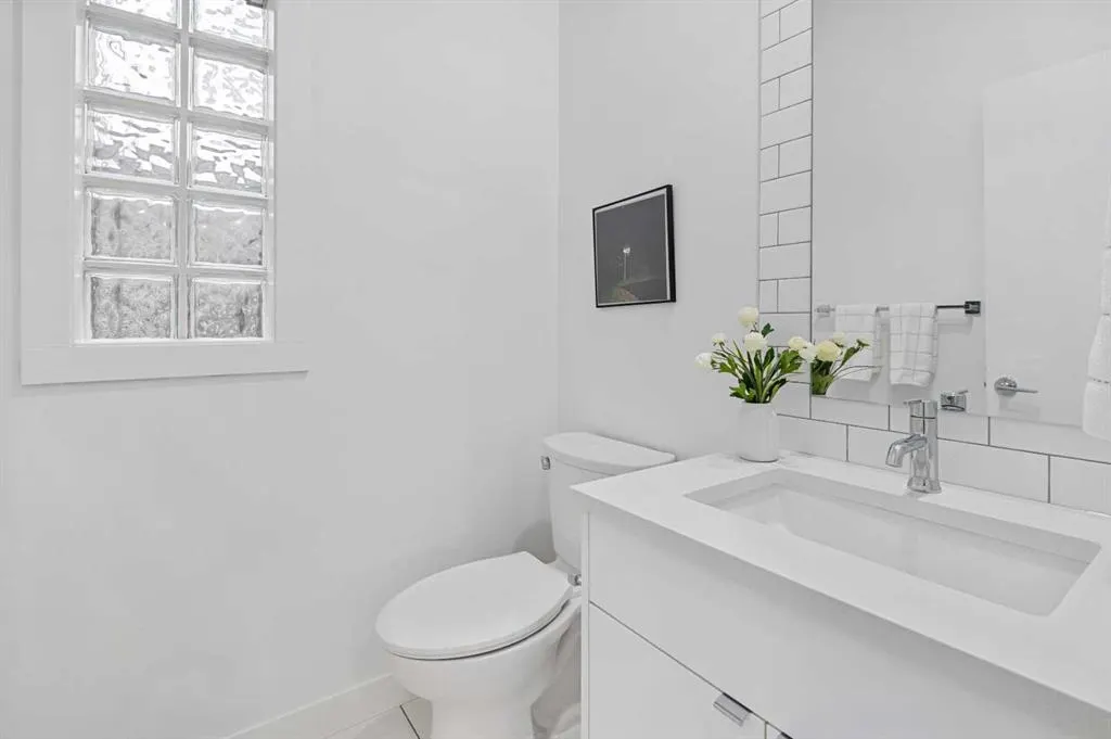 1523 20 Avenue NW, #2