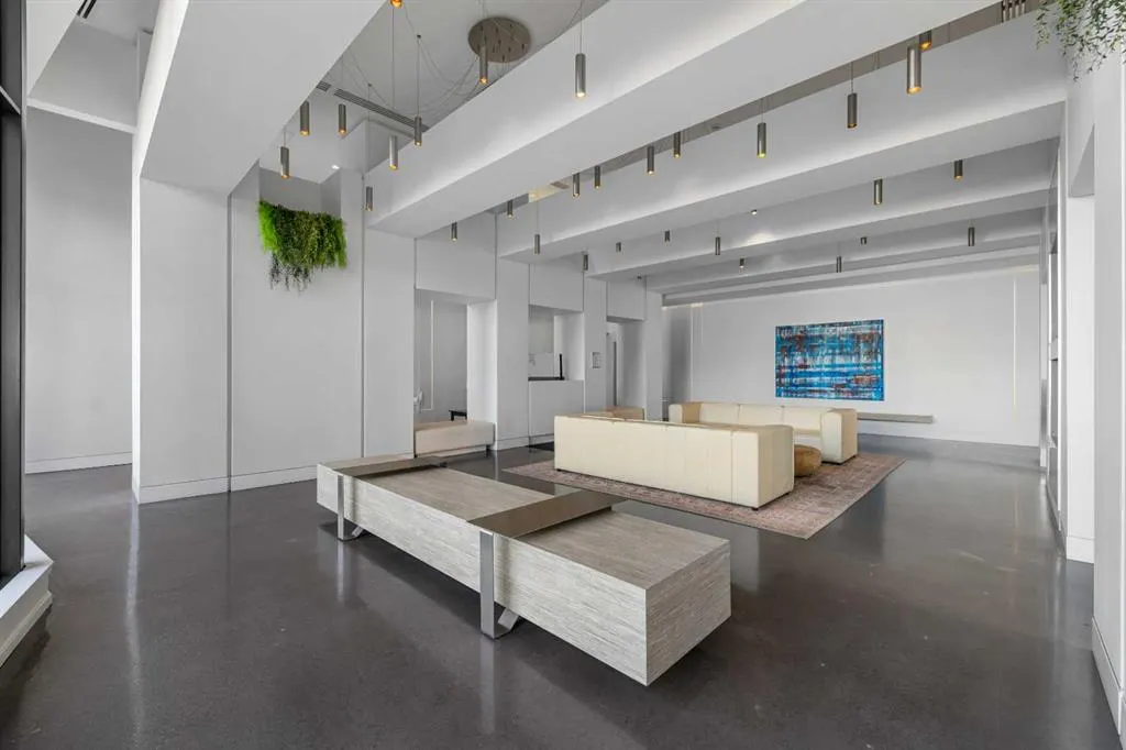 615 6 Avenue SE, #320