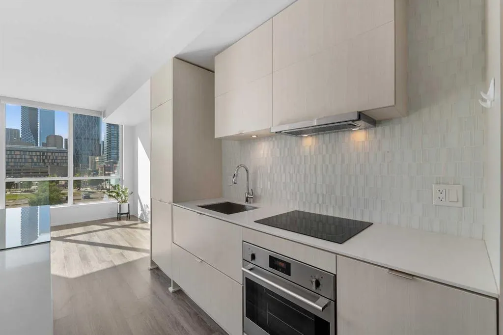 615 6 Avenue SE, #320