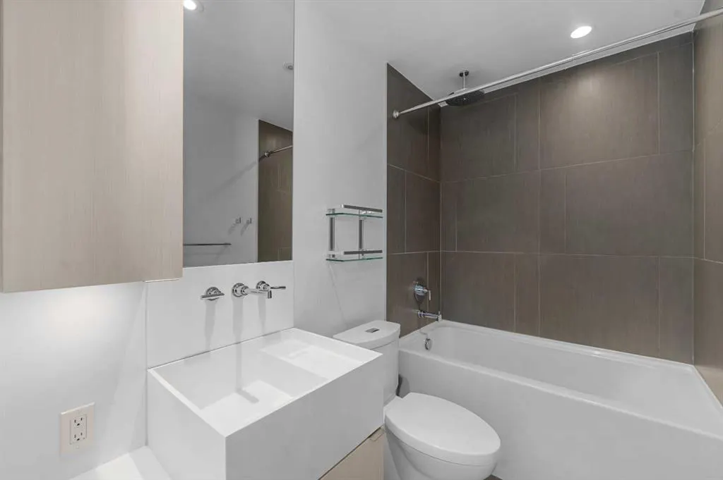 615 6 Avenue SE, #320