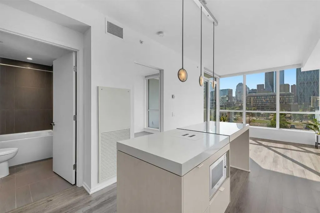 615 6 Avenue SE, #320